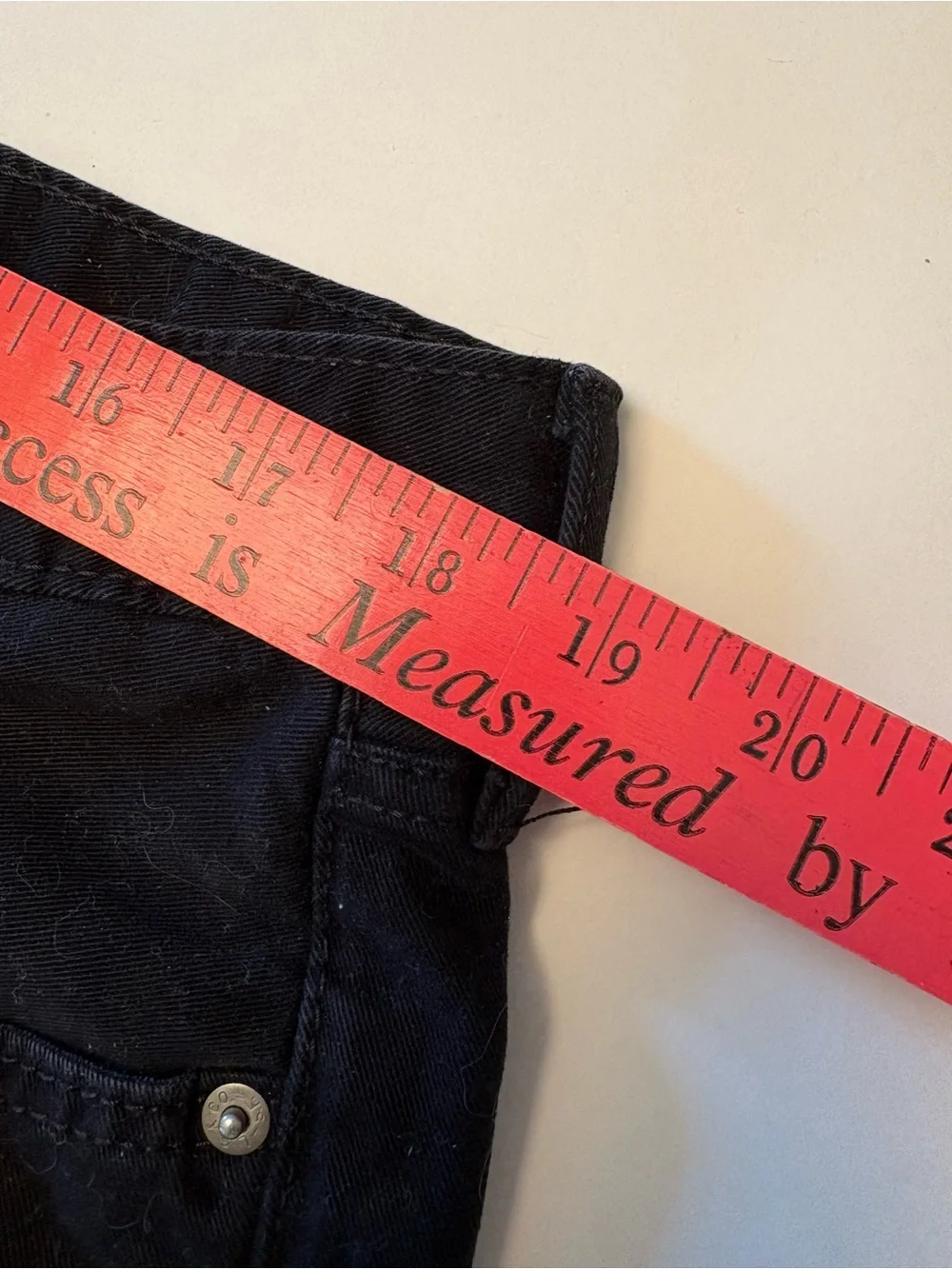 LEVI'S 514 BLACK STRAIGHT LEG JEANS 38x30. EUC